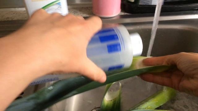 Dish Drops und Gemüse. - waschen . / Как промыть овощи и фрукты правильно. смотреть онлайн