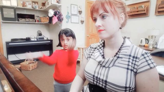 Mini's Accompaniment for Lavender Blue смотреть онлайн