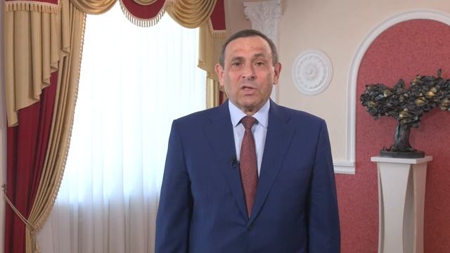 Глава Марий Эл Александр Евстифеев поздравляет с Днем медицинского работника смотреть онлайн