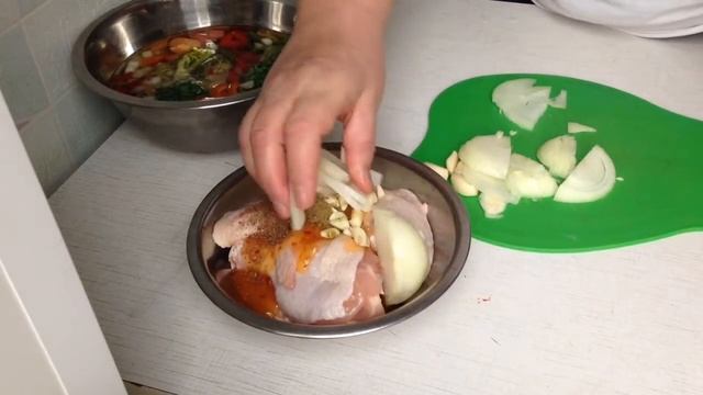 Курица в кисло-сладком соусе с овощами и кунжутом смотреть онлайн