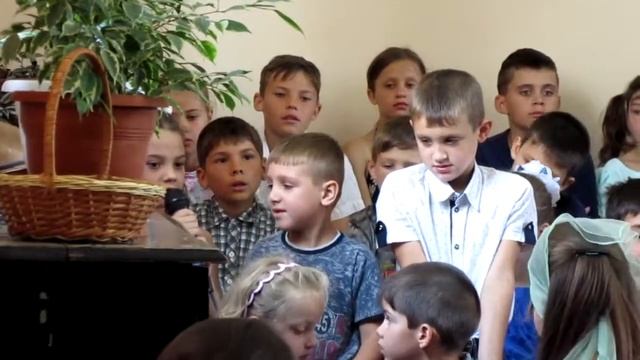 Стих - Птички прыгают по веткам - июнь 2018 год смотреть онлайн