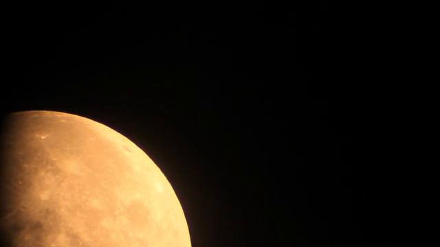 Moon through Celestron omni 120 смотреть онлайн