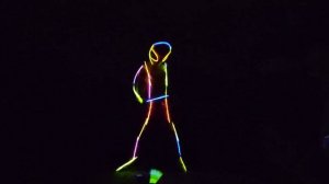 ВОТ ЧТО МЫ ПРИДУМАЛИ С НЕОНОВЫМИ ПАЛОЧКАМИ???