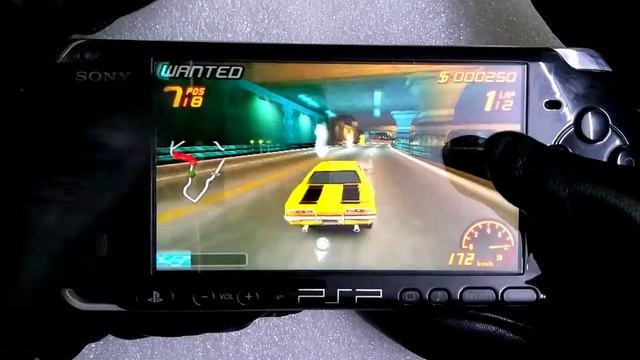 Playing my Sony PSP in 2021 [Asphalt Urban GT Best Graphics] смотреть онлайн