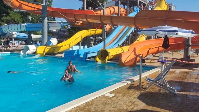 аквапарк Золотая бухта Геленджик смотреть онлайн