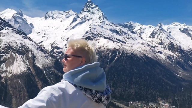 Донбай 2023 год горный хребет высота 3168 метров над уровнем моря