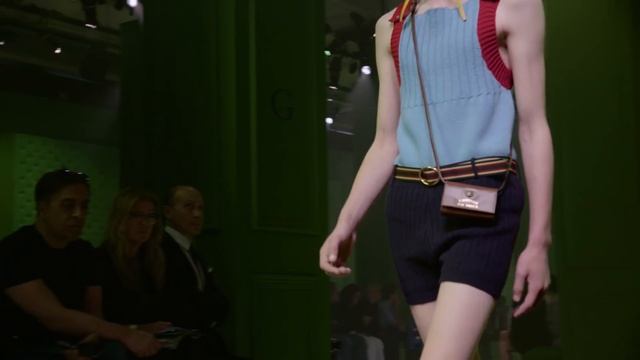 Gucci Men’s Spring Summer 2017 Fashion Show смотреть онлайн