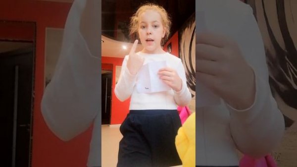 Пришла со школы, не успела покушать. Собираюсь на занятия, влог 14. После школы!