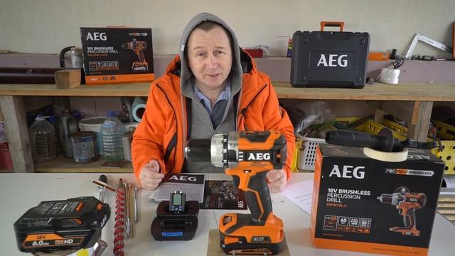 Крепкая аккумуляторная ударная дрель среднего класса AEG BSB18C2BL смотреть онлайн