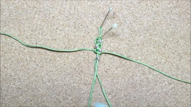 [305DIY]메탈볼 지그재그 평매듭 팔찌만들기,Spacer beads zigzag square knot bracelets DIY tutorial смотреть онлайн