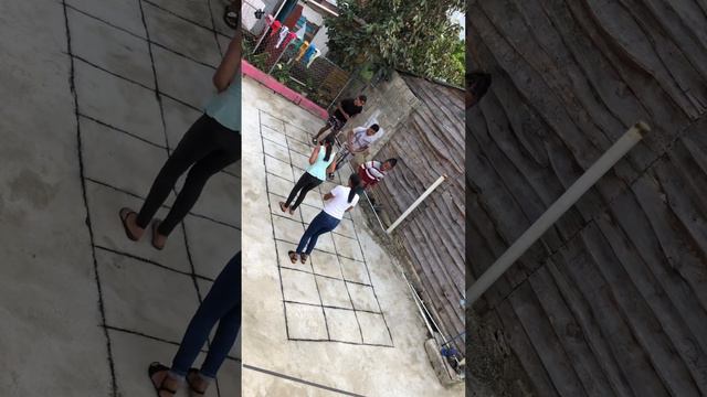 Minué Le Gusta La Dance ( Rayuela Africana )