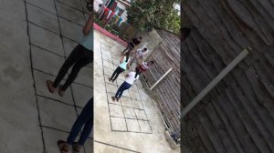Minué le gusta la dance ( rayuela africana )