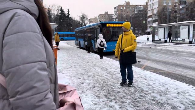 Водитель не подождал! ЛИАЗ-5292.22,следует по маршруту 857 Метро Речной Вокзал-МЦД Бескудниково