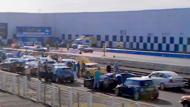 Volvo 850 T5 vs Ford fiesta mk 1 RS turbo смотреть онлайн