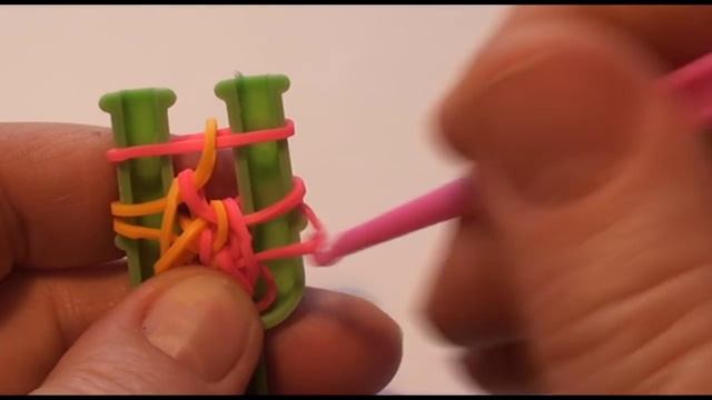Браслет КОСА В ФОРМЕ РЫБЬЕГО ХВОСТА Rainbow Loom Bands Tongue Tied Fishtail tutorial without loom смотреть онлайн