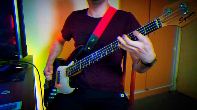 Arctic Monkeys - Evil Twin (Bass - Cover) смотреть онлайн