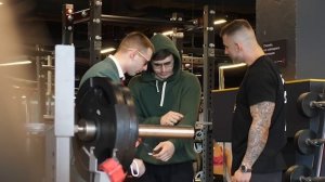 Чемпион Мира по Армрестлингу притворился новичком #6 | Пранк с AKIMBO 69