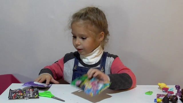Распаковка игрушек май литл пони, доктор плюшева, киндерсюрприз. Unpacking surprise egg, blind bags смотреть онлайн