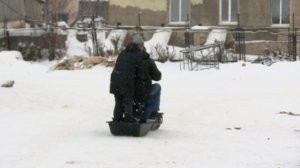 Мотобуксировщик Белка. Сколько человек может увезти.