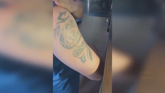 Реакция на Губы, Увеличитель Пениса, Немного поцарапал Авто смотреть онлайн