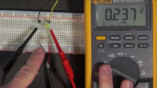 Troubleshooting: Investigating why the LED is so dim (5 of 10) смотреть онлайн