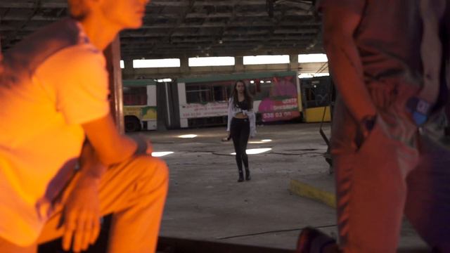 Бекстейдж показа Jean Gritsfeldt 