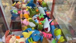 КАК ВЫИГРЫВАТЬ ОГРОМНЫЕ ИГРУШКИ В АППАРАТЕ ХВАТАЙКА??? ИГРАЮ МНОГО РАЗ