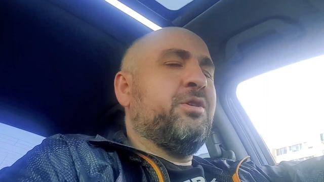 Пытаюсь найти живой Honda Civic 8 4D. Девочка в 19 лет понимает в машинах больше 90% автомехаников. смотреть онлайн