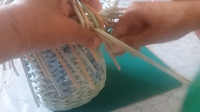 Загибка, еще один из видов косички. Газетное плетение смотреть онлайн