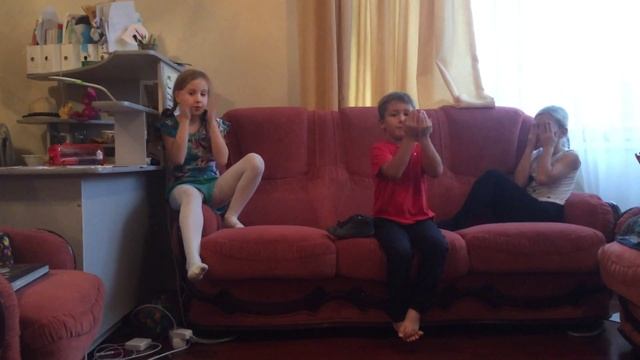 Детская песенка на английском языке про привидение Peek-a-boo SONG смотреть онлайн