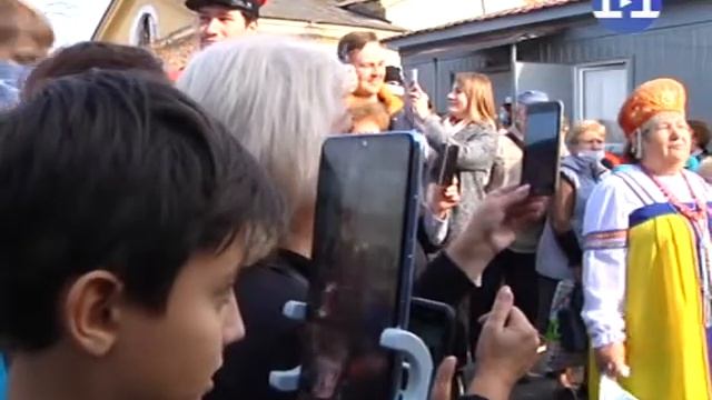 На станцию Переславль из Москвы прибыл первый туристический ретро-поезд. смотреть онлайн