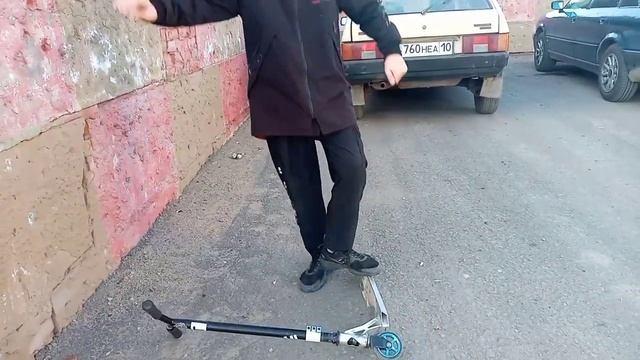 Как сделать трюк барспин на самокате|How to barspin in scoot|ОБУЧЕНИЕ ТРЮКУ БАРСПИН смотреть онлайн