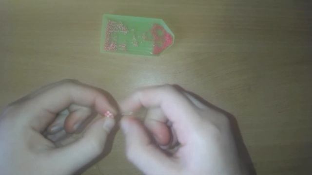 Как сделать лёгкий браслет из бисера? смотреть онлайн