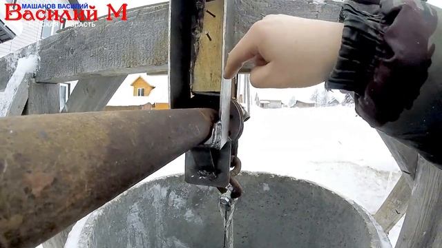 Отпустить бетонное кольцо в колодец легко. Лебедка своими руками. смотреть онлайн