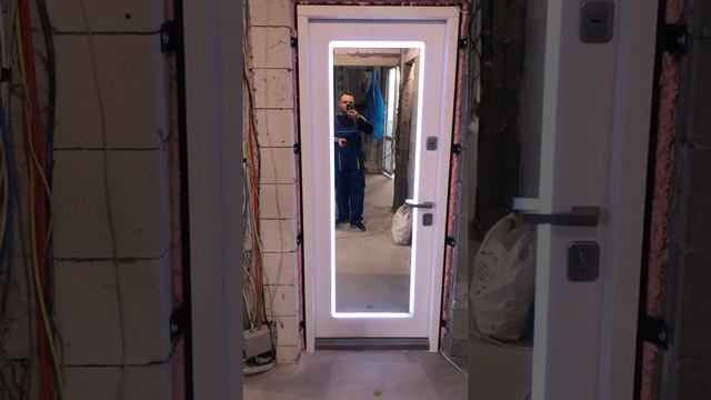 Авторская дверь с зеркалом и подсветкой 4+ класс взломостойкости смотреть онлайн