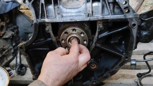 как с помощью хлеба вытянуть (выбить) подшипник или втулку из коленвала.