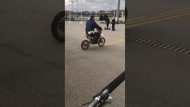 ПОЙМАЛИ ДПС И САМИ КАТАЮТСЯ НА ПИТБАЙКЕ? смотреть онлайн