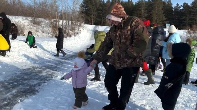 Алиса празднует День Рождения ? 2 годика! смотреть онлайн