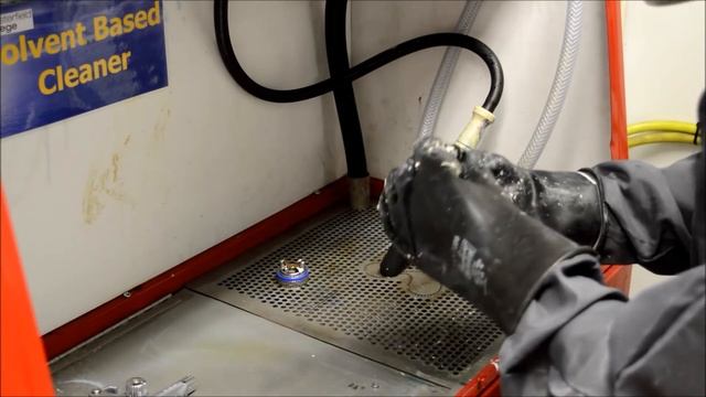 How to clean a SATA spray gun to prevent damage to the electronic gauge смотреть онлайн