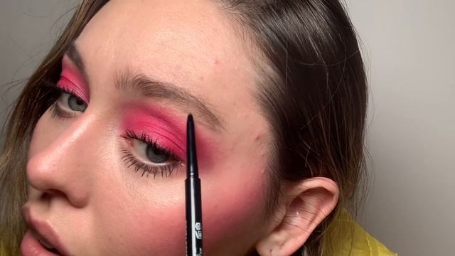 MUA Pro Hack: How To Achieve a Feathered Brow смотреть онлайн