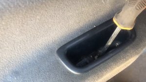 Как снять задние дверные карты на автомобиле Mitsubishi Lancer 9