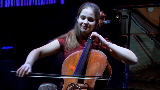 Schumann Adagio and Allegro - Laura Moinian + Violetta Khachikyan смотреть онлайн
