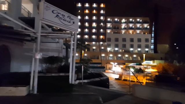 Tenerife Torviscas Costa Adeje - Night Walk Looking for my Phone A Trip Down Memory Lane ! смотреть онлайн