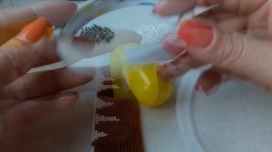 Пасхальный кулич из бисера. Оплетение киндер яйца. Мастер-класс.