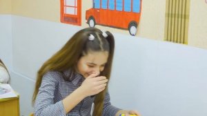 Новенькая ест на УРОКЕ? Как пронести сладости в класс * 3 часть *