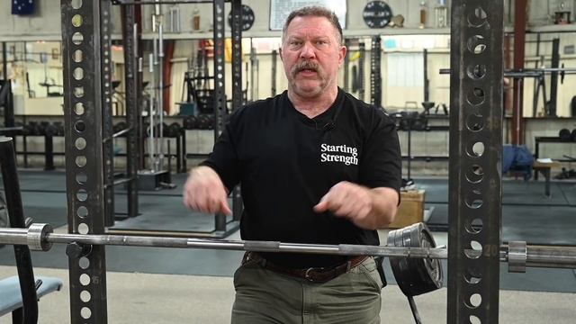 Stay Safe When You Bench Press - How to Set the Safety Pins with Mark Rippetoe смотреть онлайн