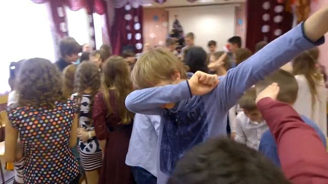 Новый год 2017 г.Новосибирск Лицей им.Пушкина Манекен Челлендж 6-7кл смотреть онлайн