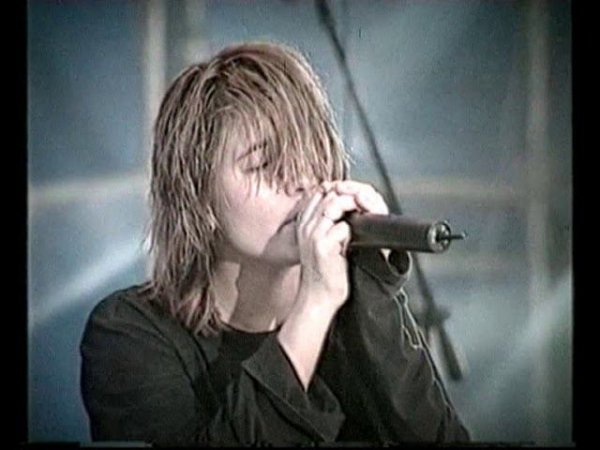 НАШЕСТВИЕ 2000: Земфира*