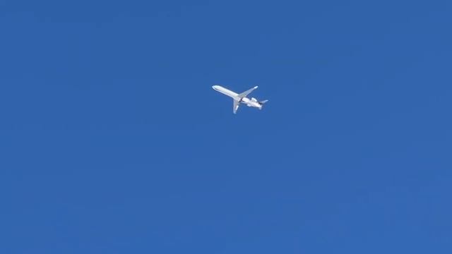 Bombardier/Mitsubishi CRJ-900ER Plane Spotter Aviation Regional Jet Series Aircraft Winter Afternoo смотреть онлайн