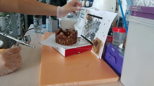 Корона из мастики ,красим в интересный цвет. смотреть онлайн